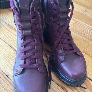 Sorel Burgundy Boots